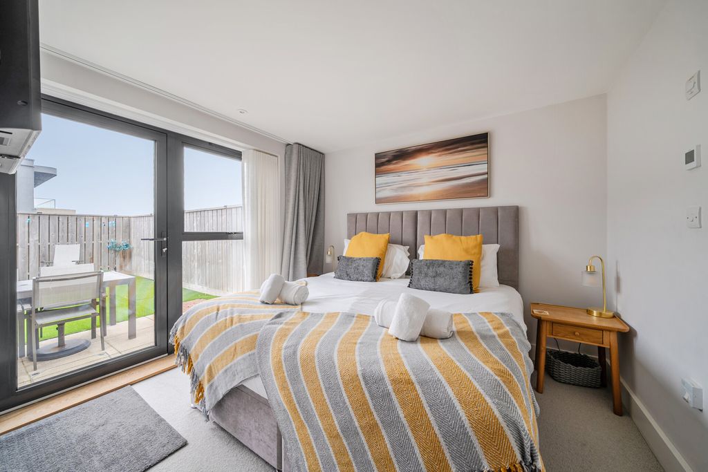 Property photo 3 of 28 1522310-28-1A0B4E...