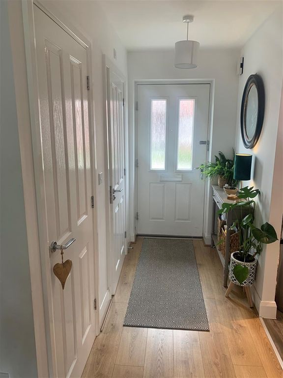 Property photo 2 of 14 Hallway.Jpg