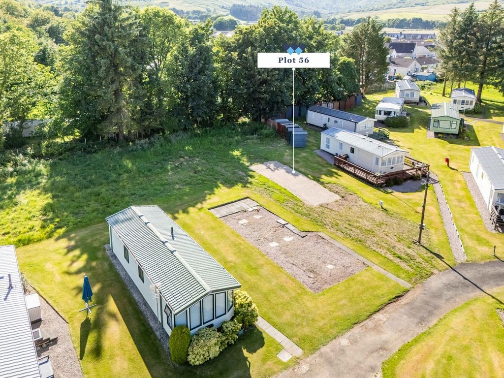 Property photo 2 of 33