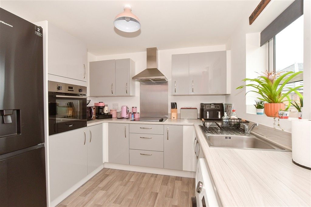 Property photo 3 of 9 Kitchen/Dining Room