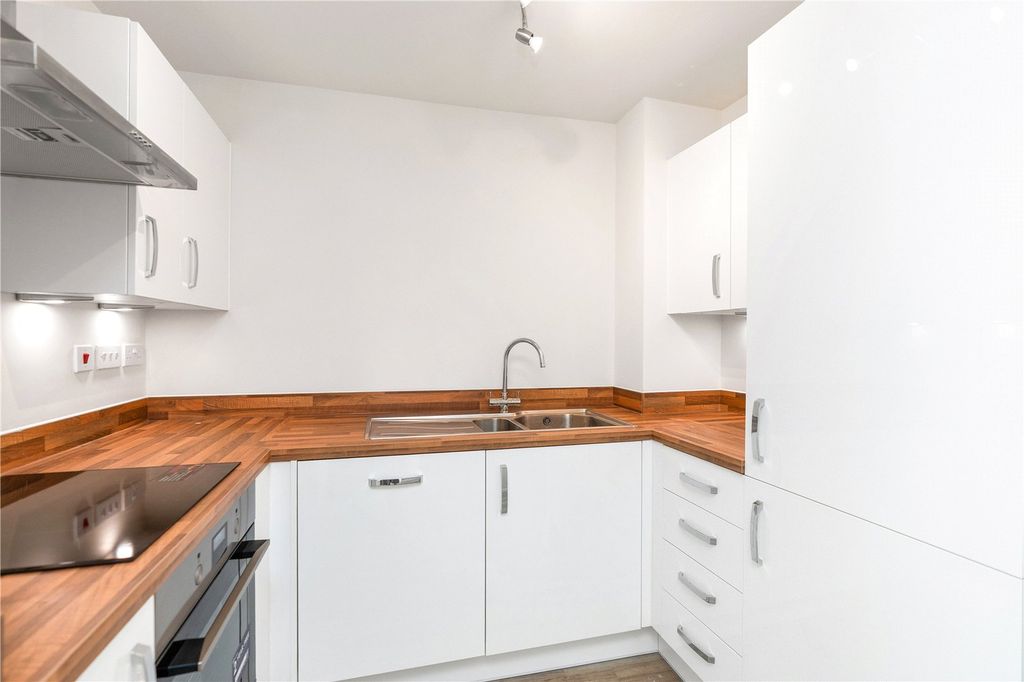 Property photo 2 of 12 Picture No. 06