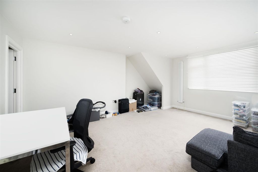 Property photo 3 of 9 P03.Jpg