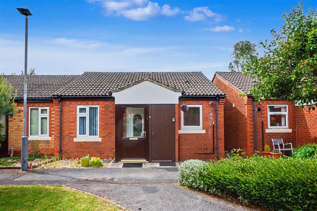 Property photo 1 of 13 Front.Jpeg