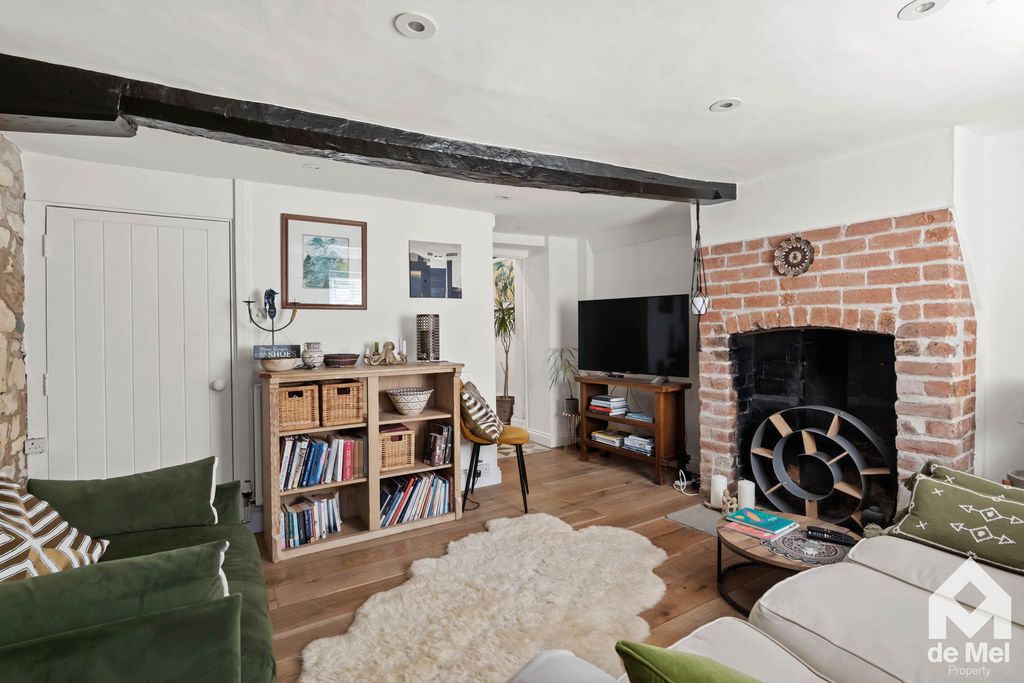 Property photo 2 of 10 Photo 4