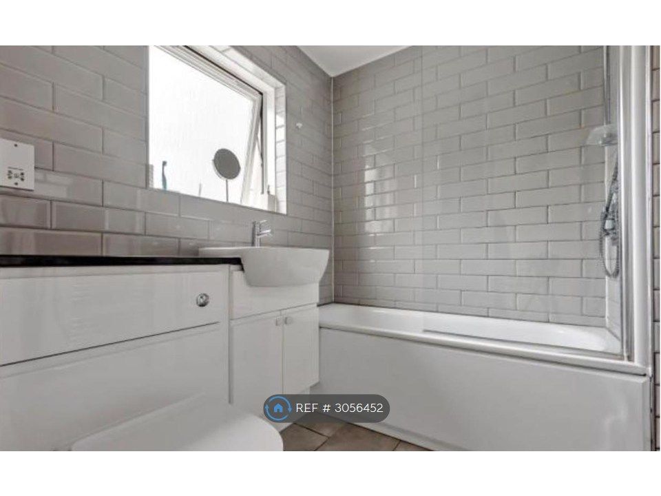 Property photo 3 of 8 Bathroom