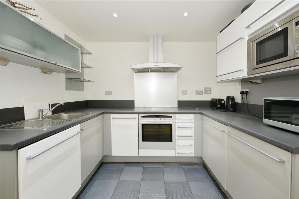 Property photo 3 of 8 Galaxy Building.Jpg