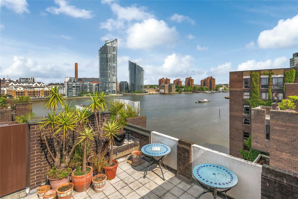 Property photo 1 of 11 Balcony/River View
