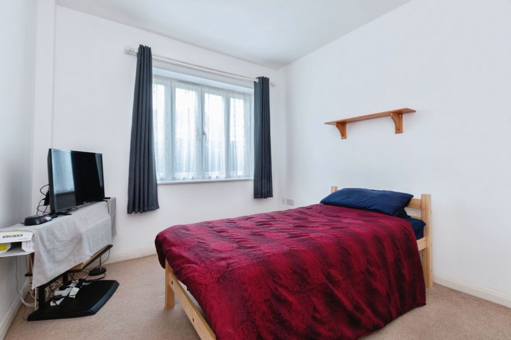 Additional image 6 of 2 bed flat for saleDownton, Salisbury SP5