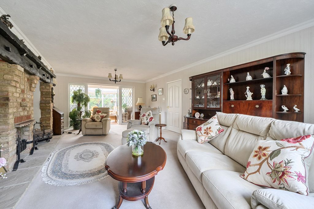 Property photo 3 of 22 1469096-20-6A21A9...