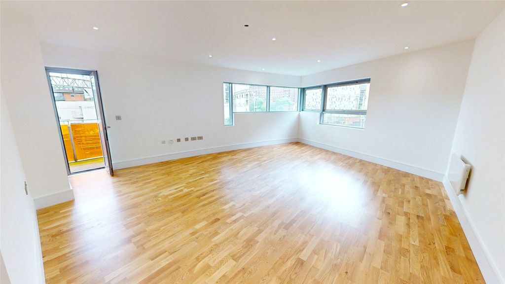 Property photo 3 of 9 Picture No. 05