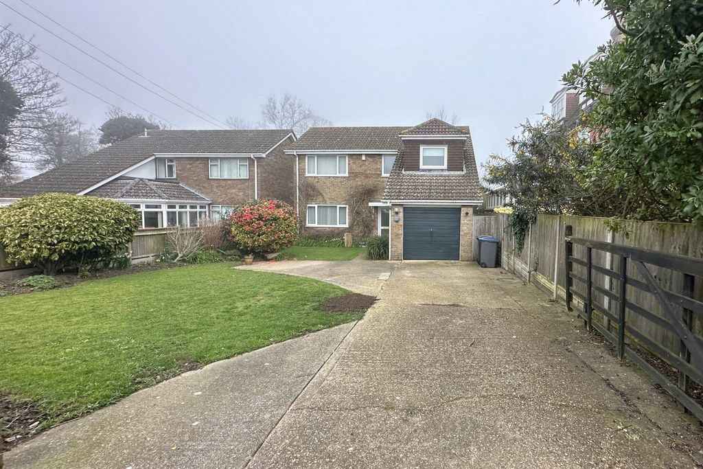 Property photo 1 of 13 Photo 9