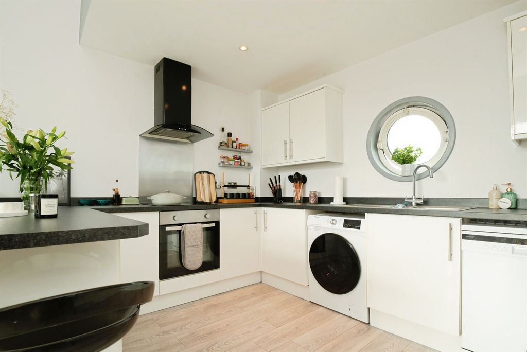 Additional image 4 of 2 bed flat for saleVictoria Wharf, Cardiff CF11