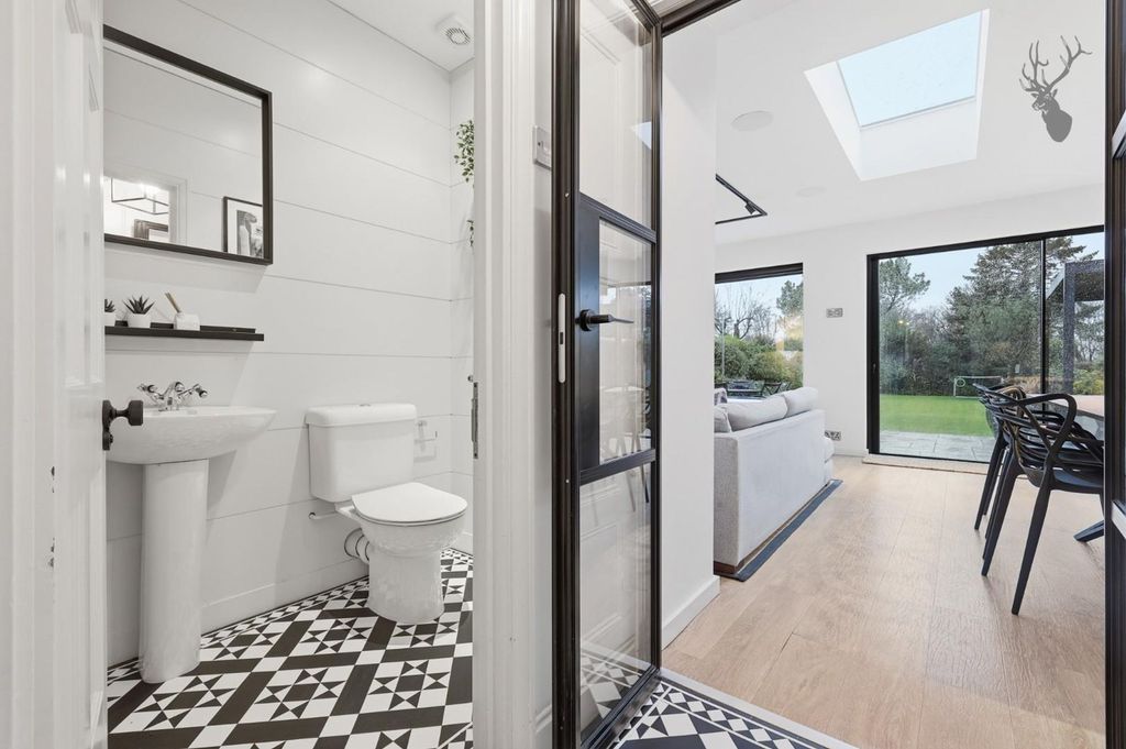 Additional image 7 of 5 bed detached house for saleBury Road, Epping CM16