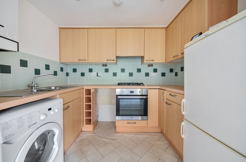 Property photo 3 of 13 1380130-4-6911B75...