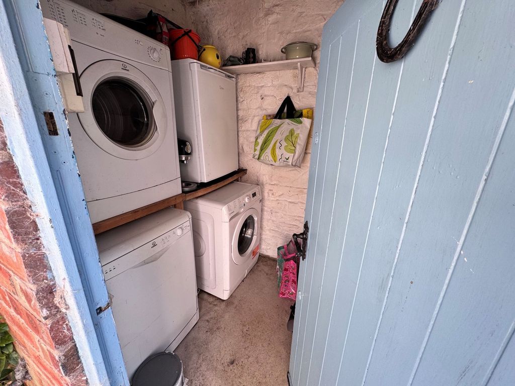 Property photo 3 of 14