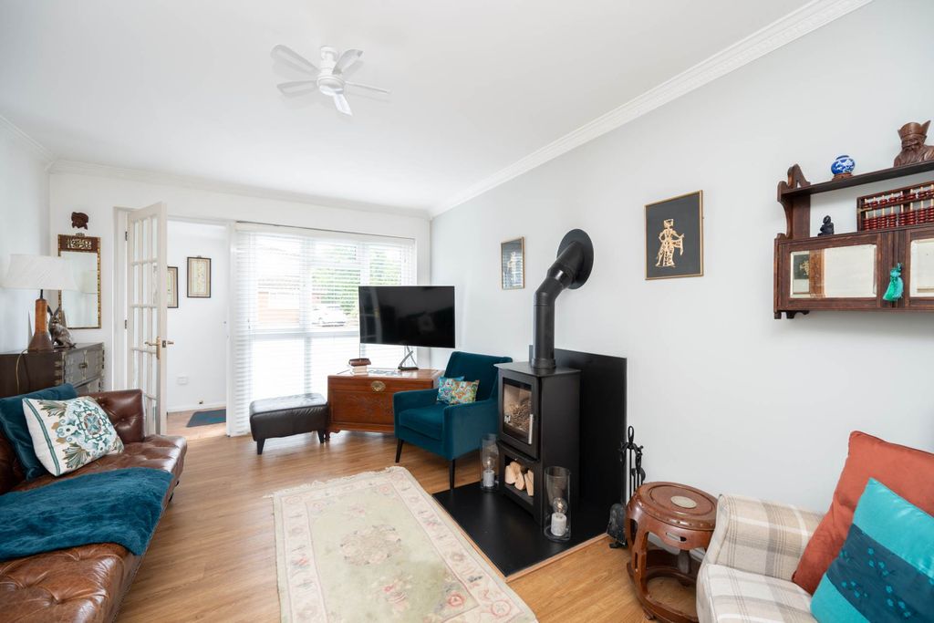 Property photo 3 of 25