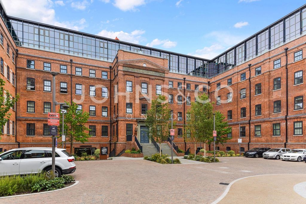 Property photo 1 of 5