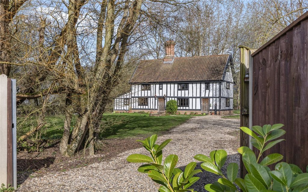 Property photo 1 of 17 Brunel House