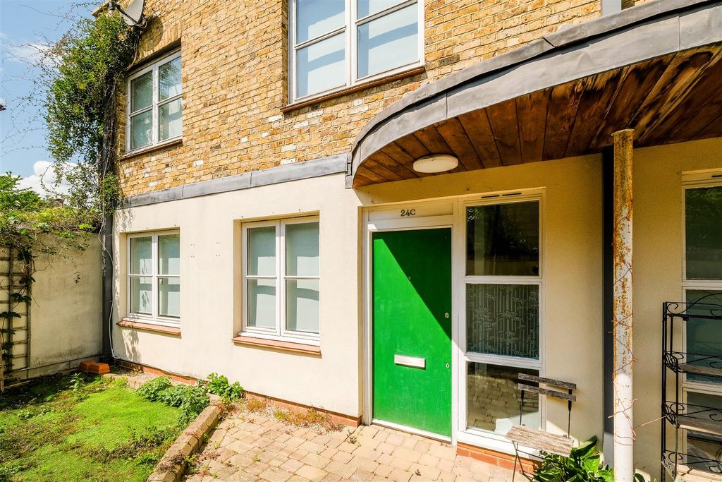 Property photo 1 of 16