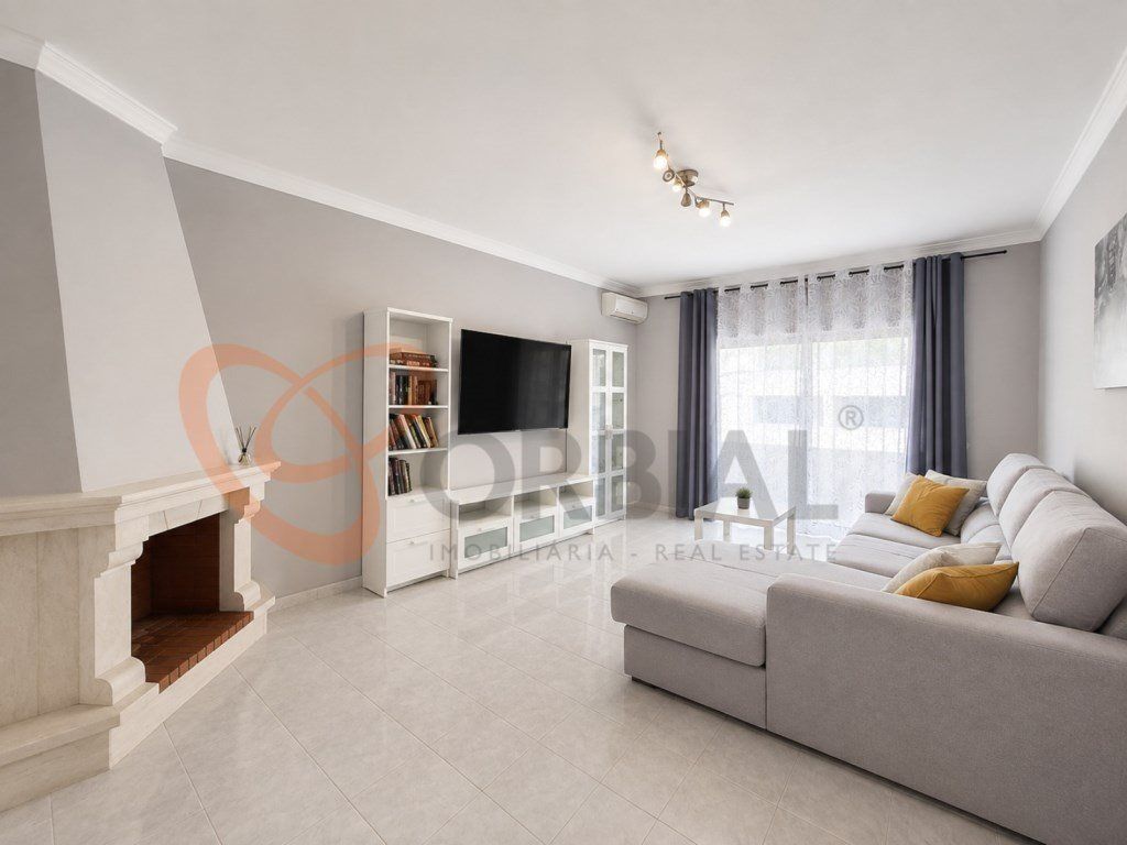 Property photo 1 of 14 Excellent 2 Bedroom Apartment For Sale In Albufeira