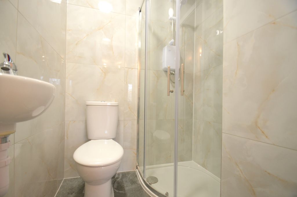 Property photo 2 of 3 Room2 Bathroom