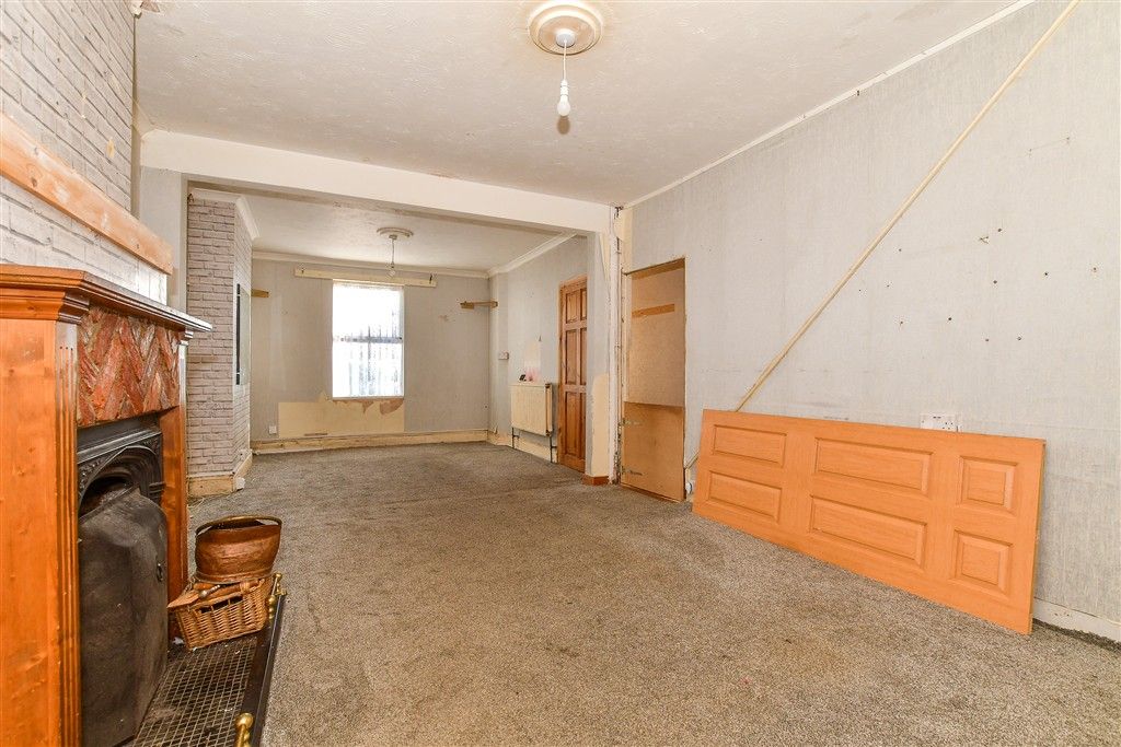 Property photo 2 of 9 Lounge