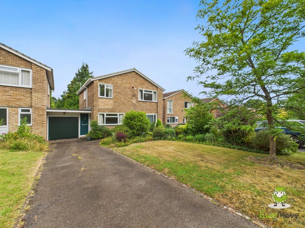 Property photo 1 of 29 Ewemove Estate Agents Basingstoke - Coniston Road