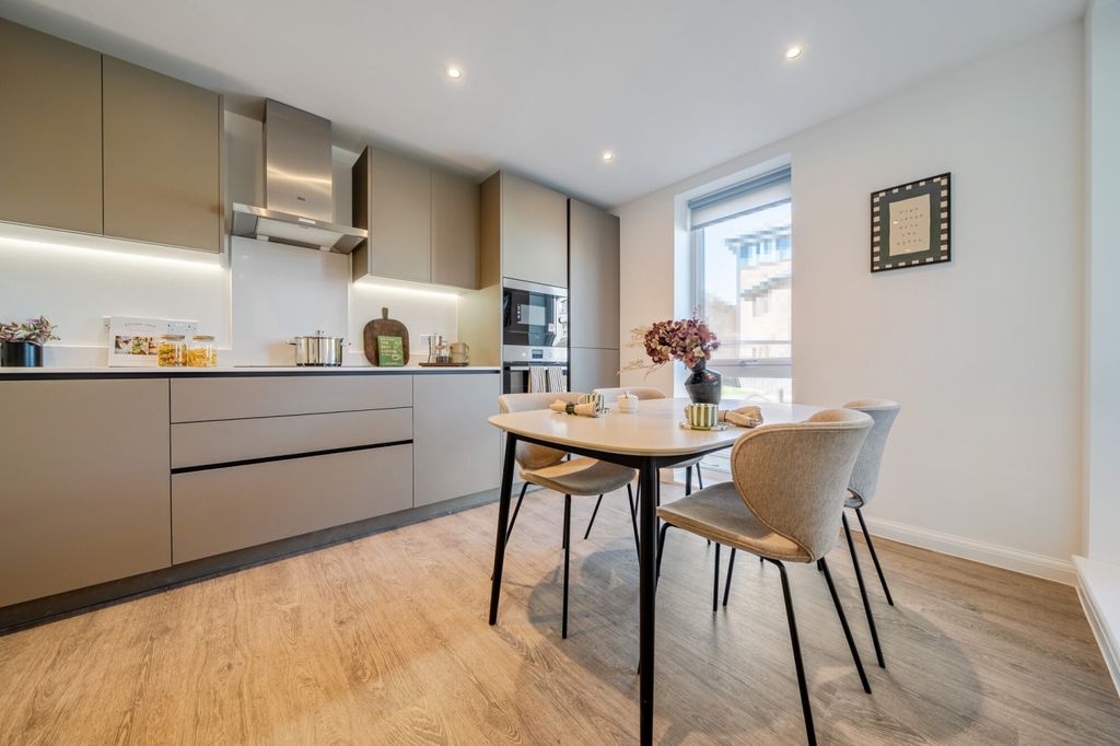 Property photo 3 of 15 Kitchen/Dining