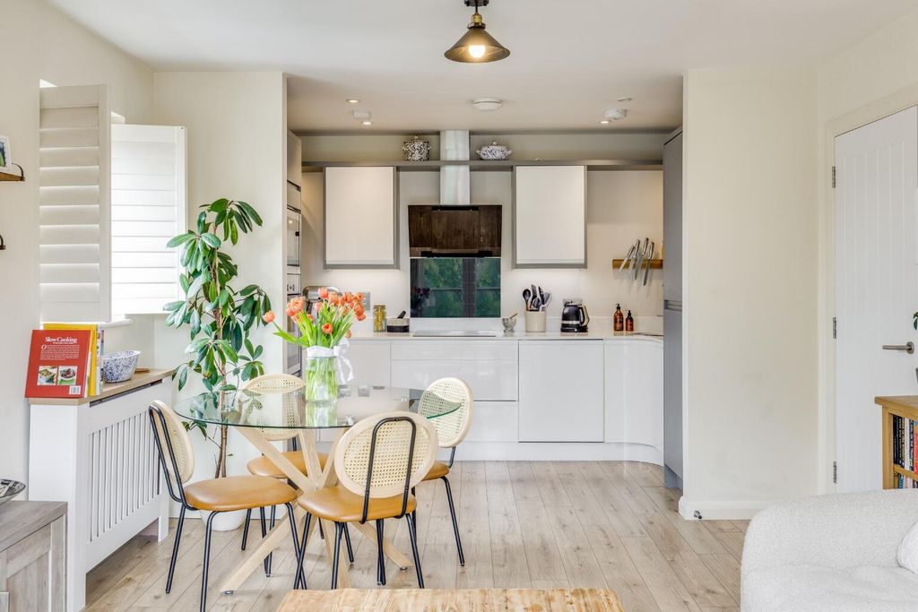 Property photo 3 of 22 Kitchen