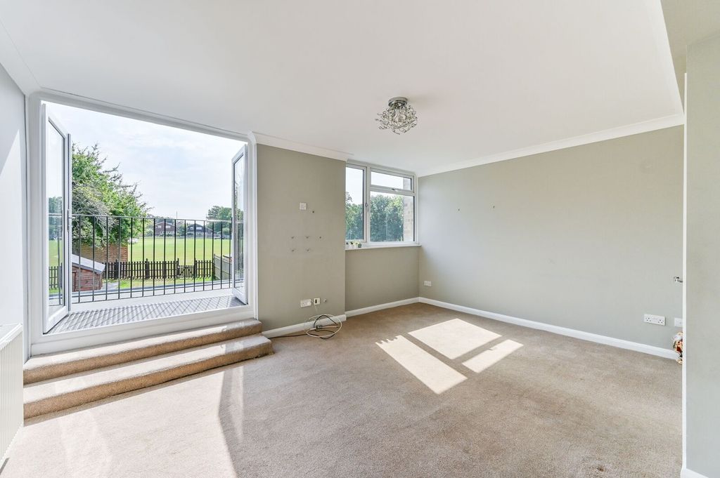 Property photo 3 of 26