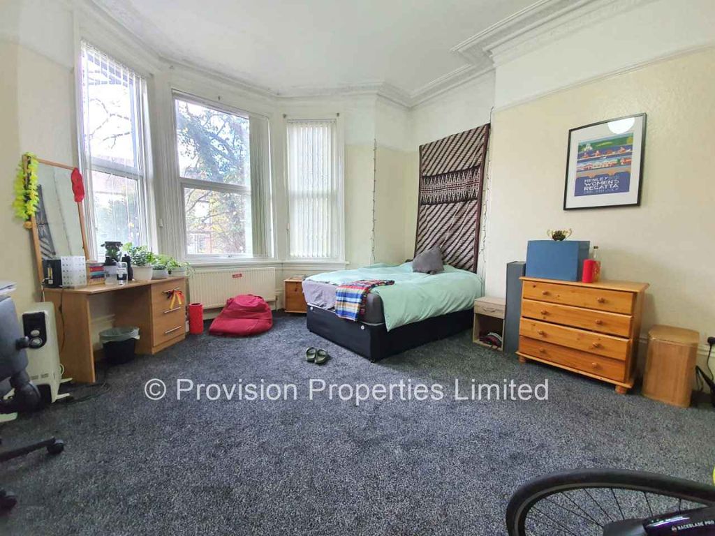 Property photo 2 of 8 Photo