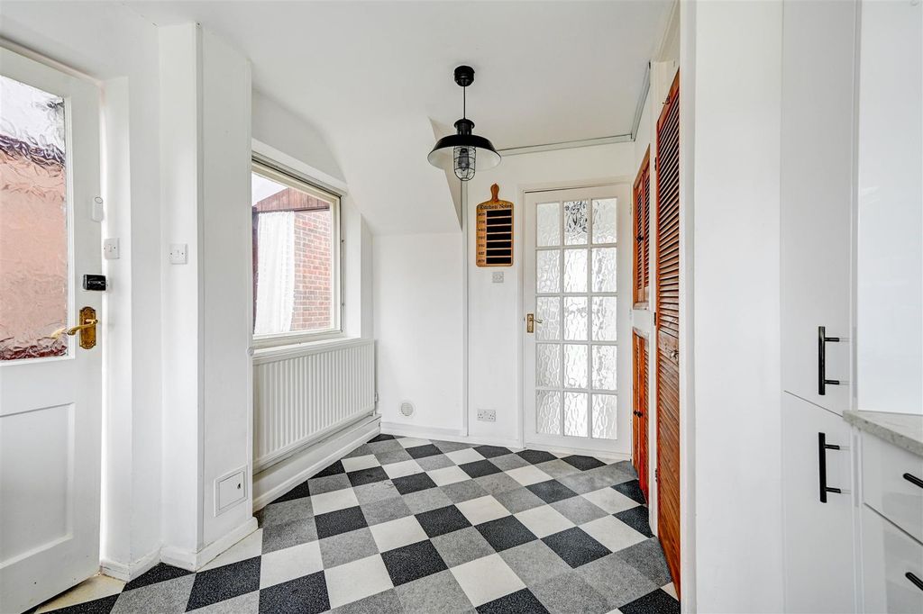 Property photo 3 of 21 Kitchen Alternative Angle.Jpg