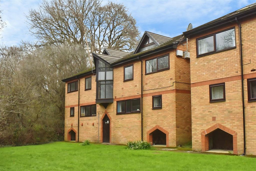 Property photo 2 of 12 7747F6c5-WC 20Rear 20.Jpg