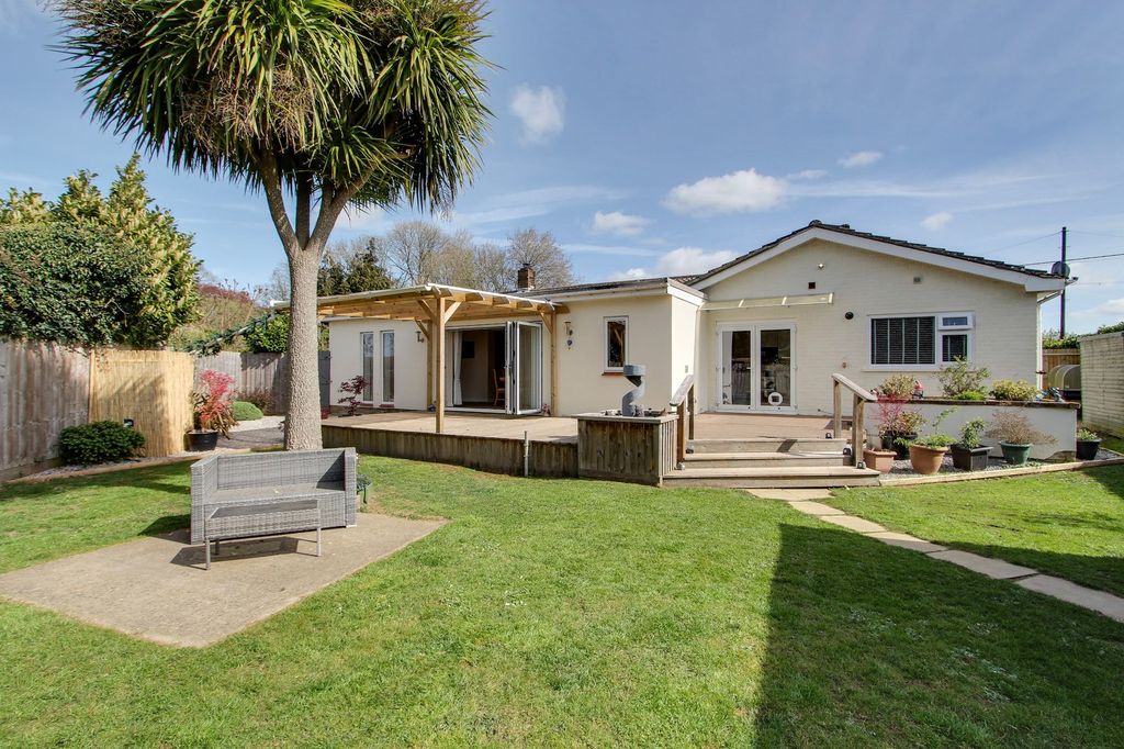 Property photo 3 of 36