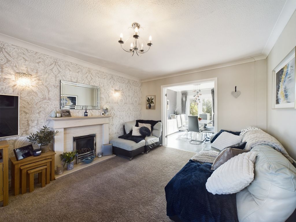 Property photo 3 of 32