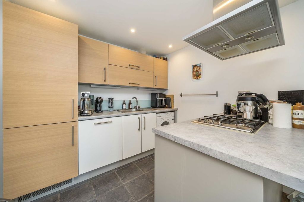 Property photo 3 of 5