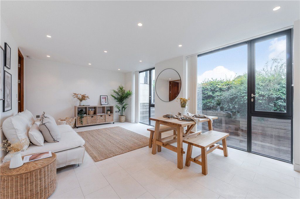 Property photo 1 of 11 Reception Room