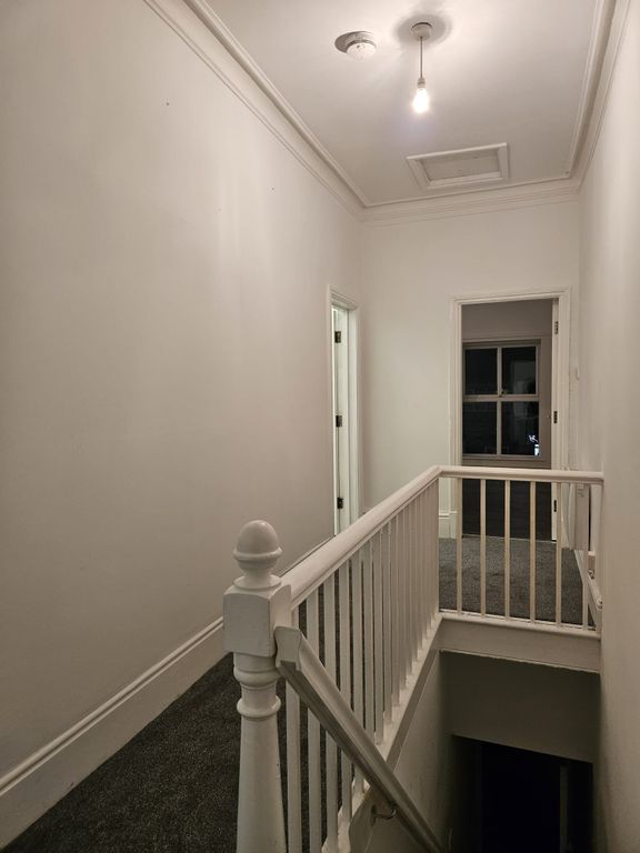 Property photo 1 of 7 Cover