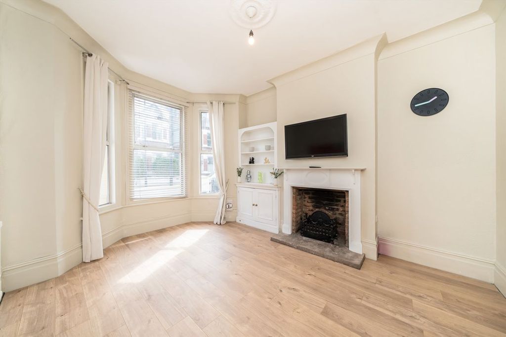 Property photo 2 of 11