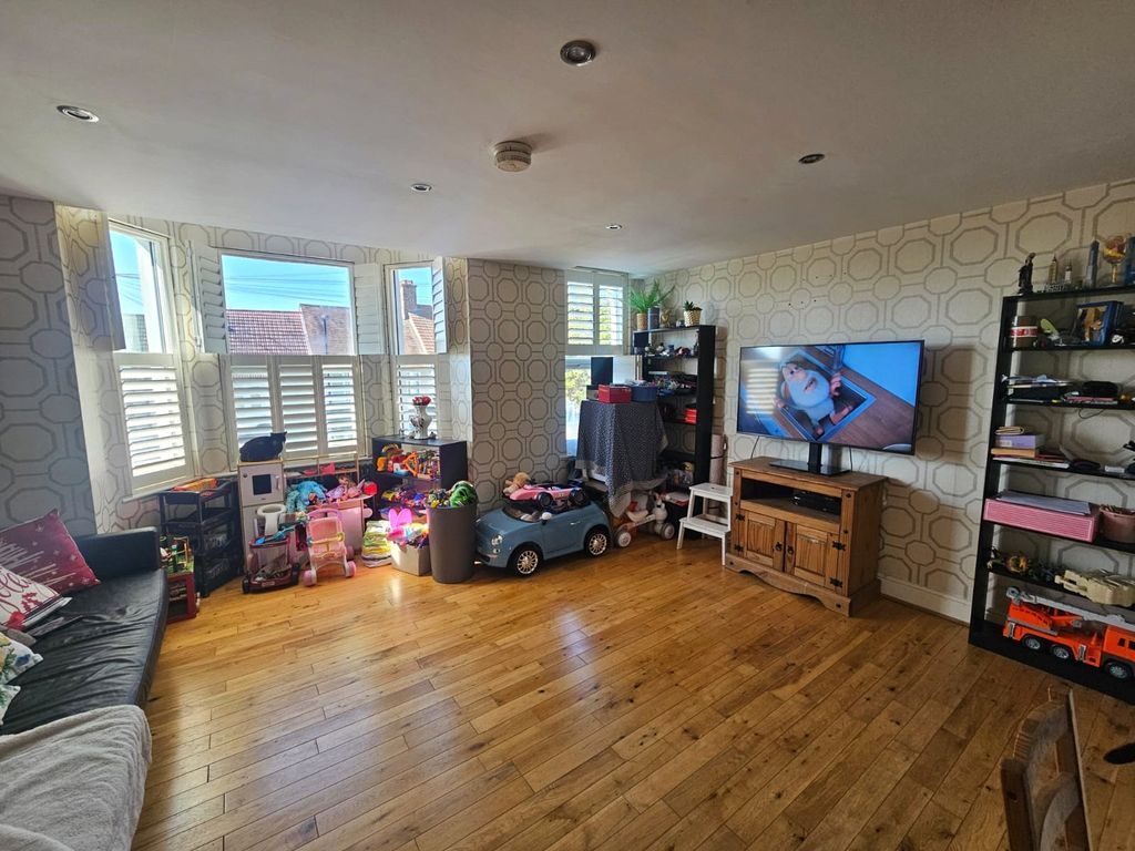 Property photo 2 of 7 Picture No. 01