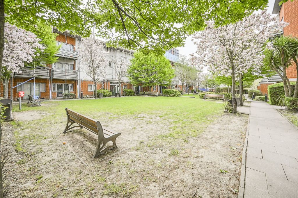 Property photo 2 of 10