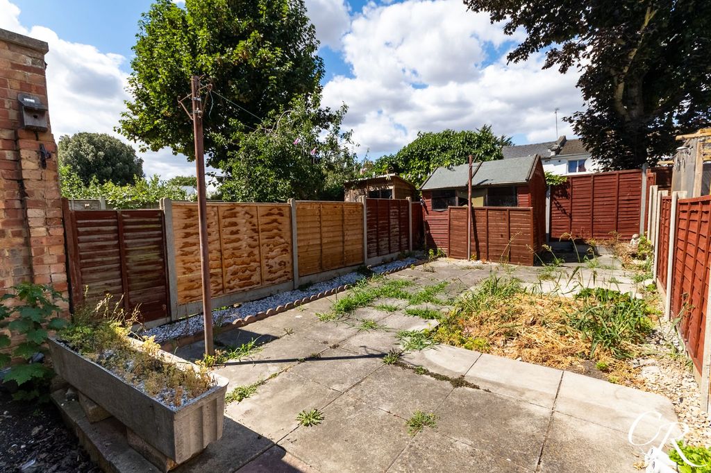 Property photo 2 of 19
