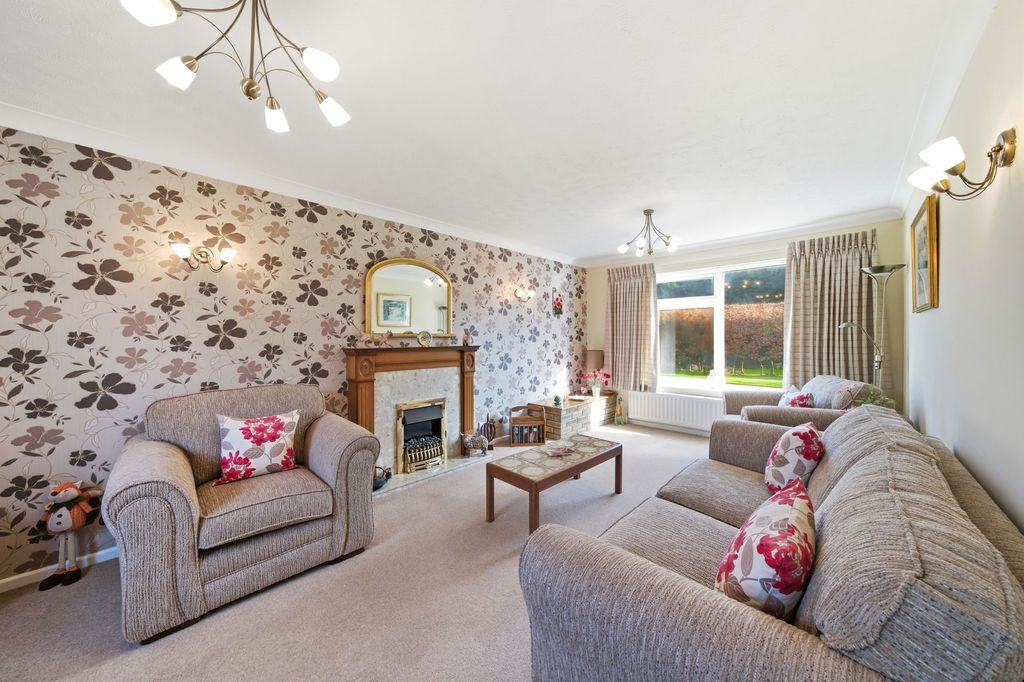 Property photo 3 of 25