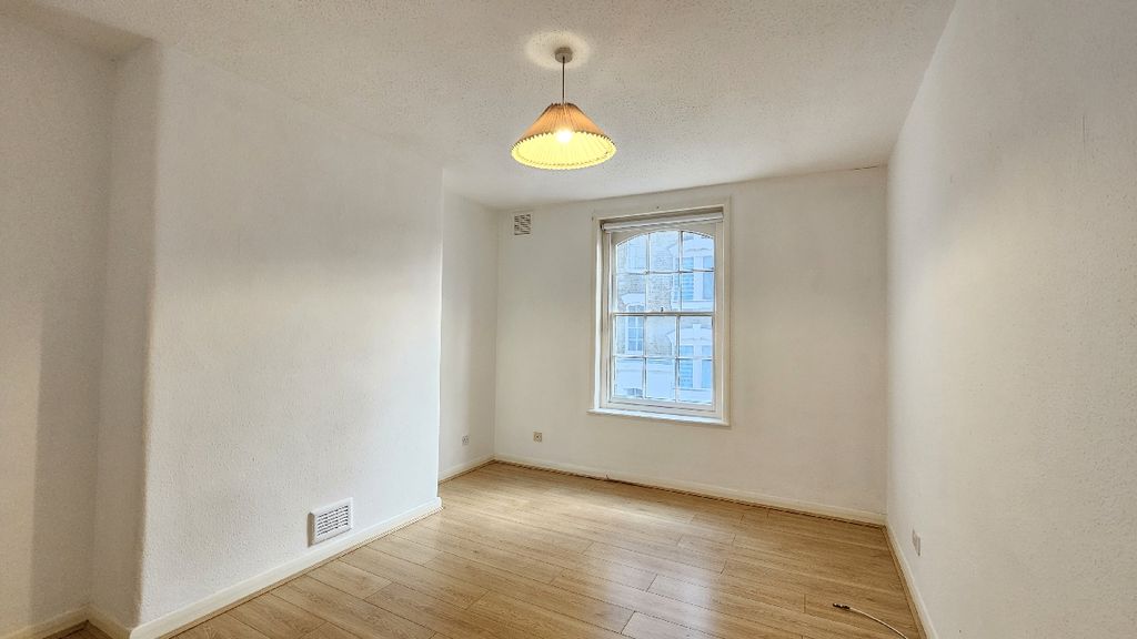 Property photo 2 of 11 Photo 1