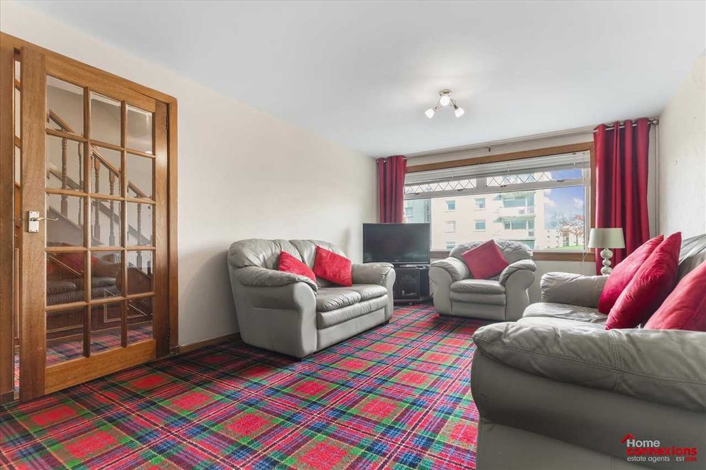 Property photo 3 of 22 Lounge Dining (2)