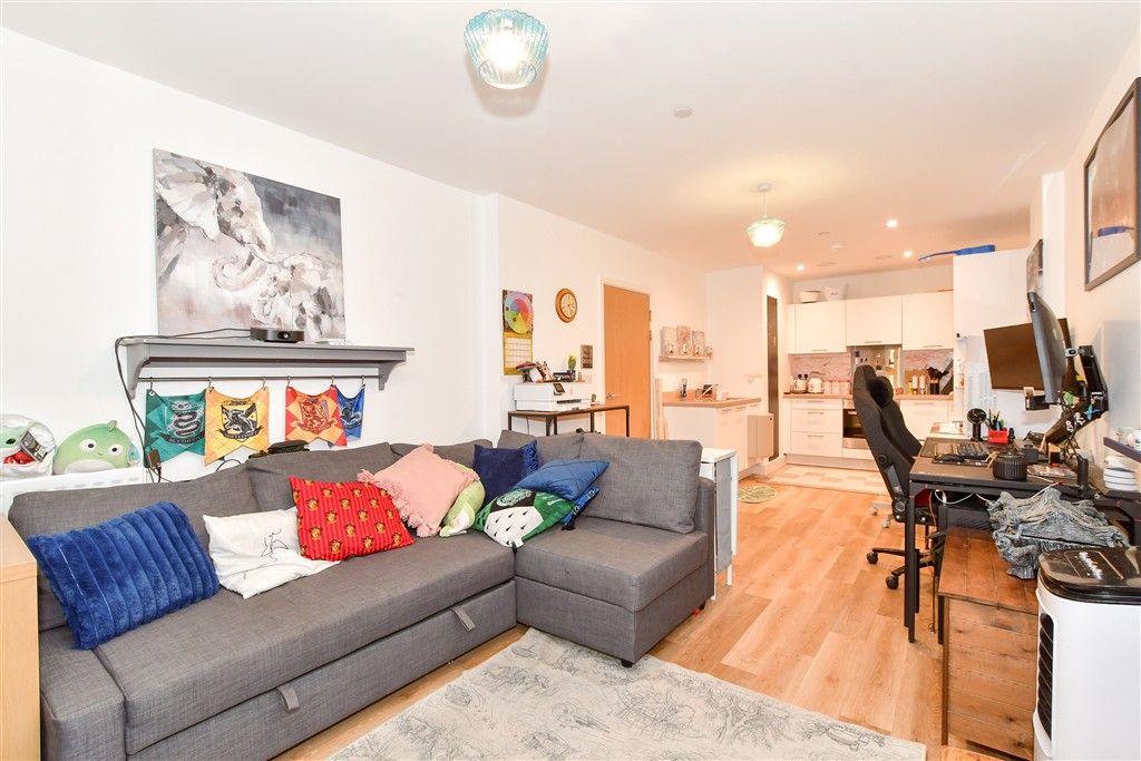 Property photo 2 of 10 Lounge/Kitchen