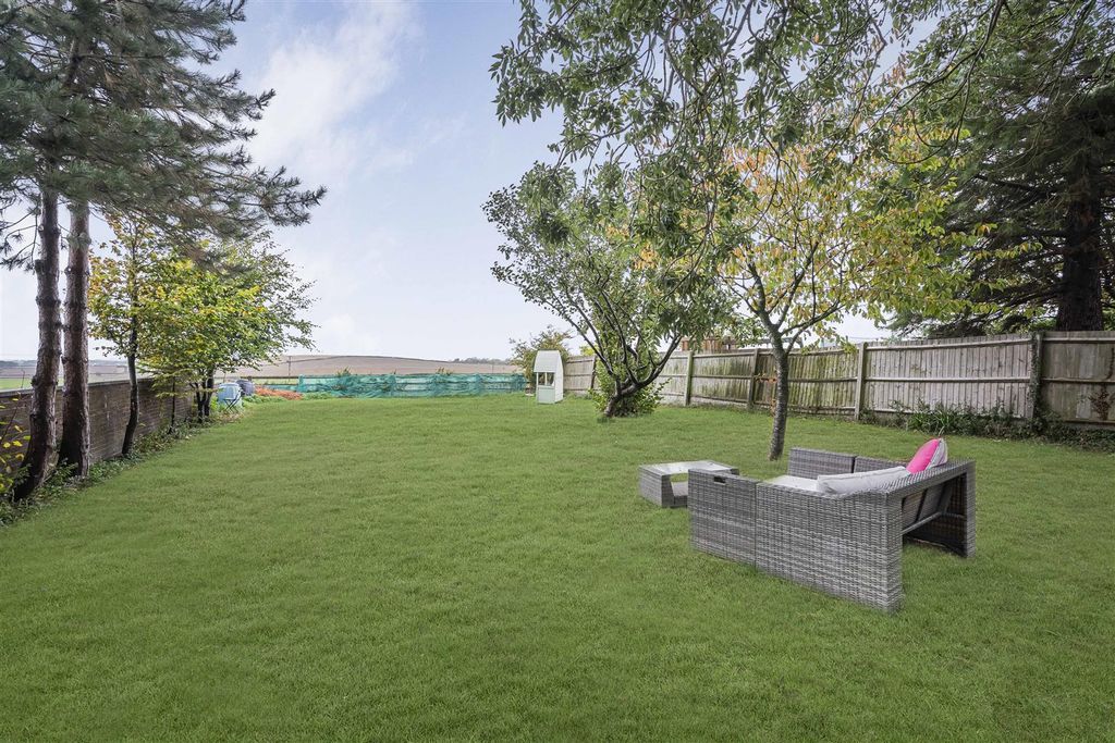 Property photo 3 of 38 1_68641.Jpg