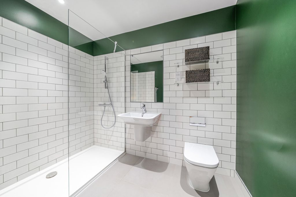Property photo 3 of 20 1456006-7-69Fb4c6...