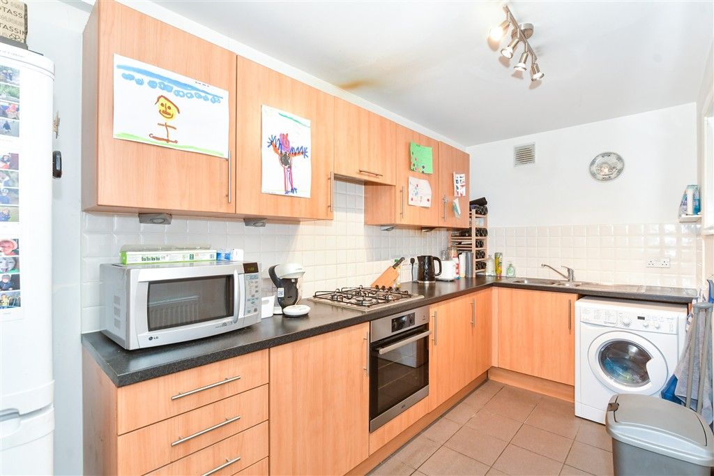 Property photo 3 of 8 Kitchen