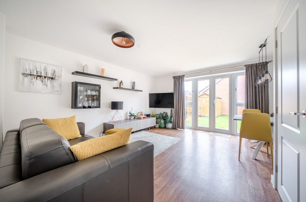 Property photo 2 of 11 1362677-4-68Dfd4c...